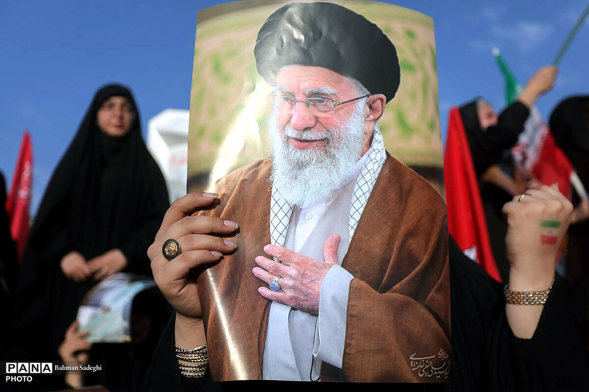 مراسم+تشییع+پیکر+مطهر+رهبر+شهید+انقلاب+-+تهران-۴