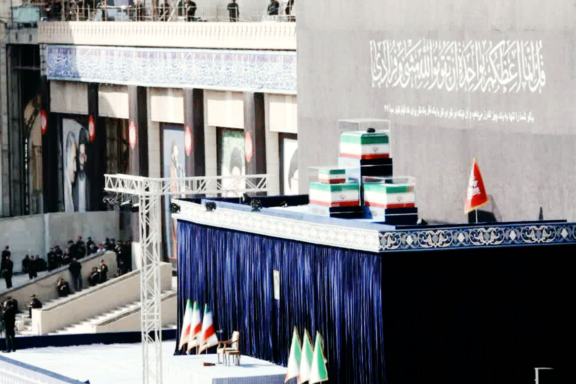 در مرز حضور و حسرت؛ قلم در جستجوی آخرین دیدار با رهبر ماند