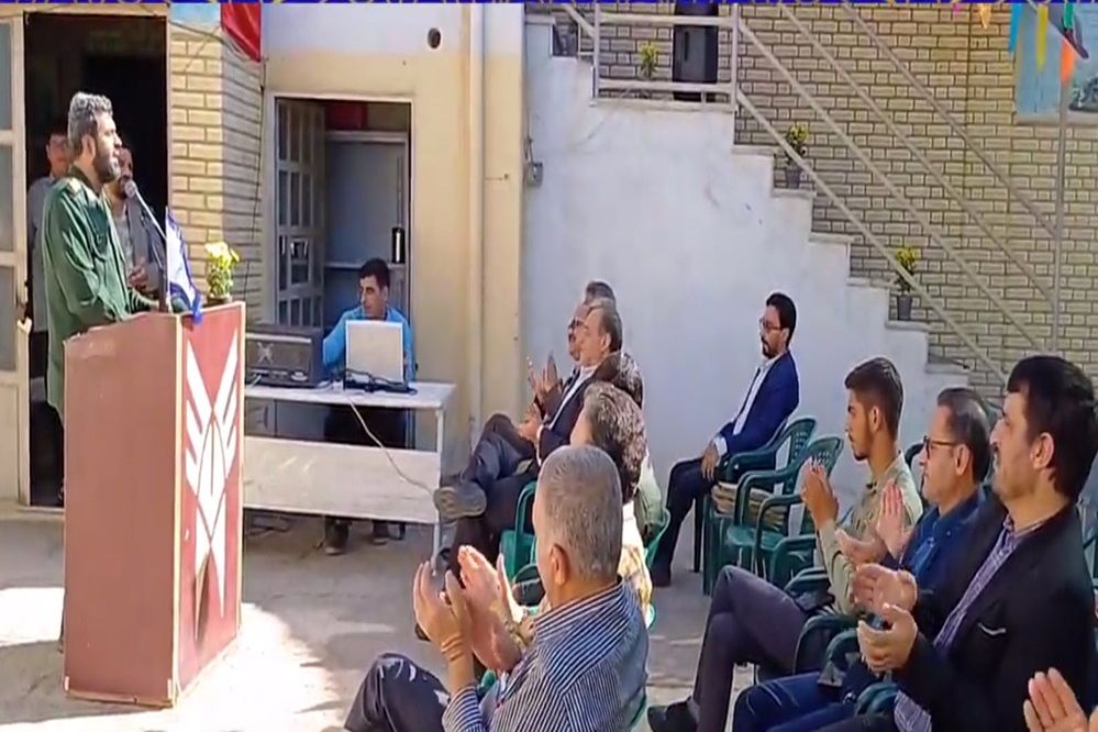 دانش‌آموزان از زندگی و شهادت شهید فهمیده درس ایثار بگیرند