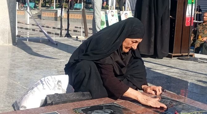 گرامیداشت یاد شهدا با غبارروبی مزارهای دفاع مقدس