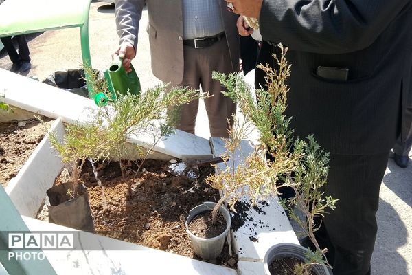گرامیداشت هفته سلامت در هنرستان بحرالعلوم چهاردانگه