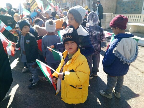 13 آبان غرور دانش‌آموزان ایرانی