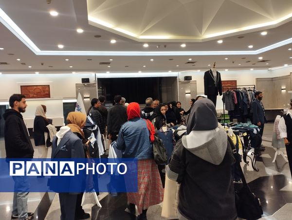 اختتامیه نخستین رویداد نوآورانه طراحی و دوخت لباس فرم مدرسه در سالن همایش‌های بین‌المللی صدا و سیما