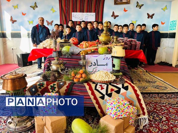 مراسم بزرگداشت ولادت حضرت فاطمه (س) و روز مادر در آموزشگاه پسرانه علاقبندنیا