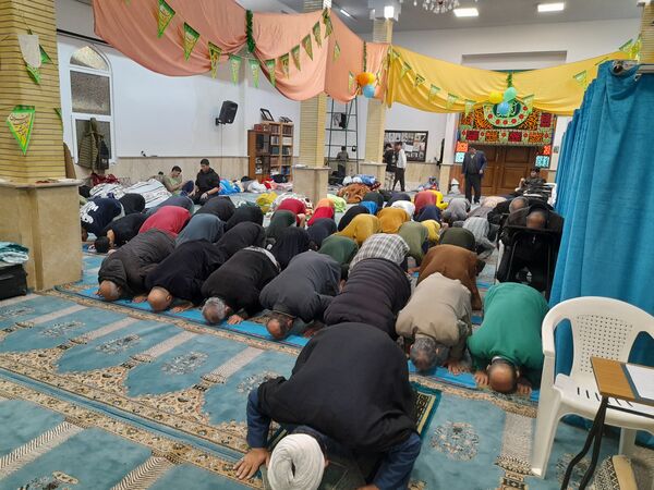 دیدار رئیس آموزش و پرورش منطقه پردیس با دانش‌آموزان معتکف در مسجد الزهرا
