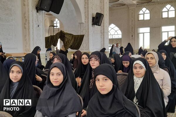 تجلیل از برگزیدگان در اختتامیه مسابقات قرآن، عترت و نماز