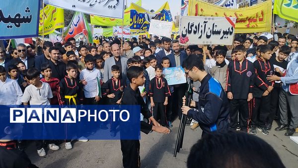 برگزاری راهپیمایی ۱۳ آبان با حضور پرشور مردم در شهرستان خواف 