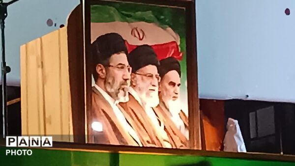 صد و هشتادو هفتمین حضور،در میدان ولیعصر الهیه 
