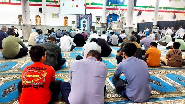 زمزمه دعای عرفه در پارسیان