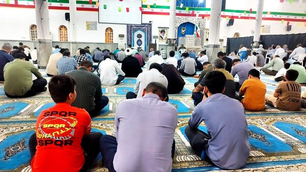 زمزمه دعای عرفه در پارسیان