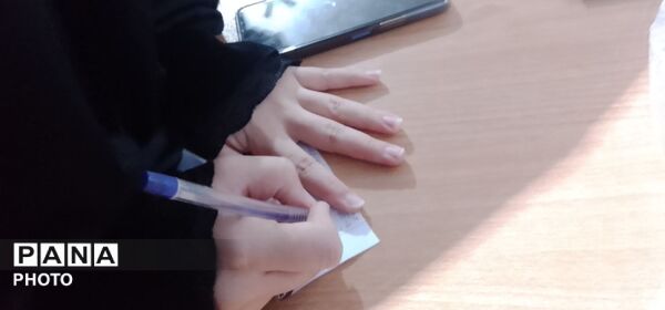 اولین جلسه انجمن اولیا دبیرستان عزت طلایی نیشابور در قاب پانا 