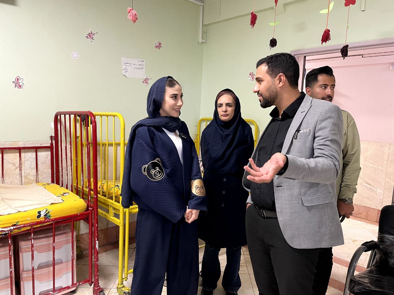 بازدید قهرمان تکواندو از مرکز نگهداری دختران دارای معلولیت