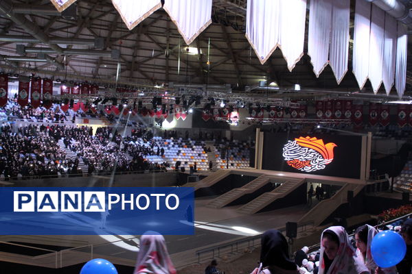 حضور دانش‌آموزان دبیرستان سردار سلیمانی در اجلاسیه شهدای دانش‌آموز استان البرز