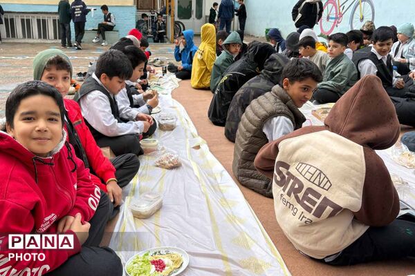 یک روز خوب و پرنشاط؛ دورهمی صبحانه سالم در مدرسه ایمان