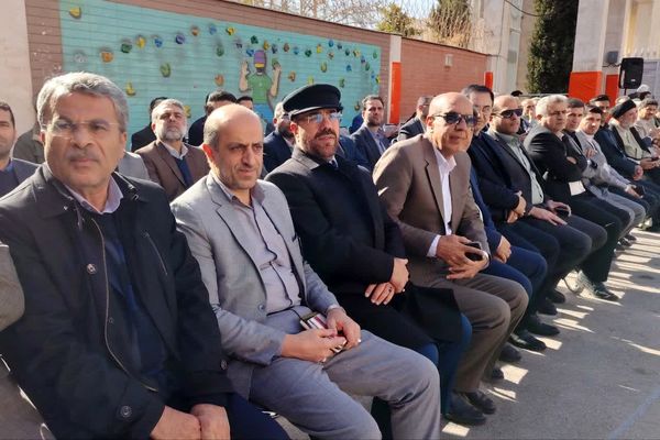 آیین نواختن گلبانگ انقلاب اسلامی با حضور استاندار فارس