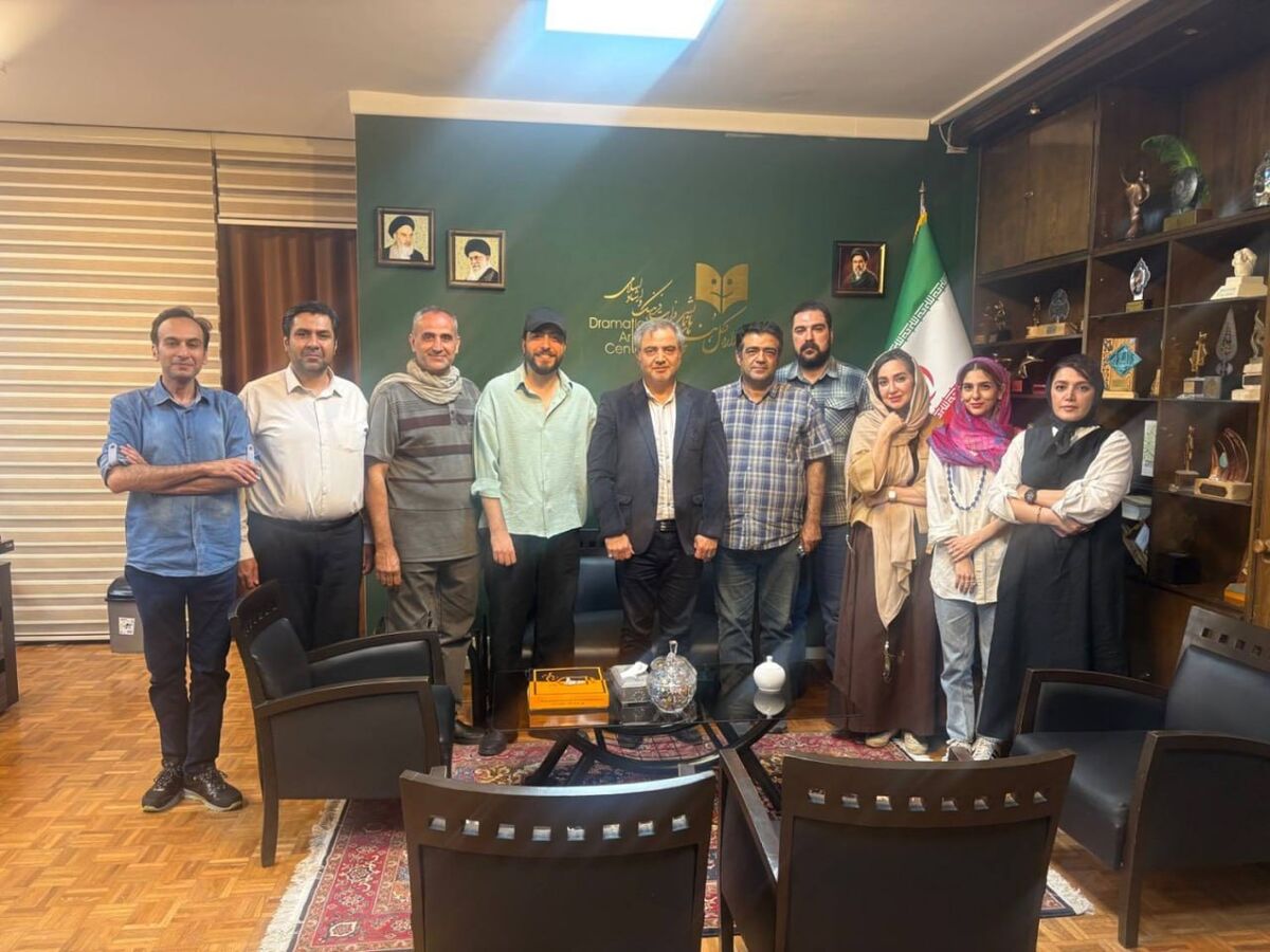 دیدار اعضای انجمن مدرسان با مدیرکل هنرهای نمایشی