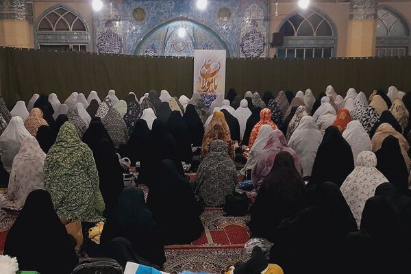 نماز عبادی جمعه این هفته با حضور پرشور مردم مؤمن و ولایت‌مدار ورامین 