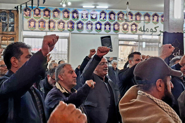 حضور حماسی مردم کومله در بیعت با رهبر معظم انقلاب 