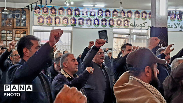 حضور حماسی مردم کومله در بیعت با رهبر معظم انقلاب 