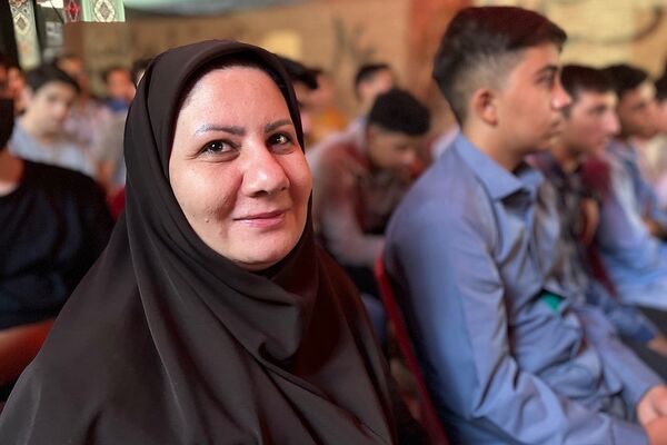 گرامیداشت هفته دفاع مقدس همزمان با بازگشایی مدارس در دبیرستان ابن‌سینا رودهن