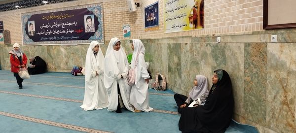 تقدیر از دانش‌آموزان برگزیده ناحیه چهار قم در جشنواره «فردا»