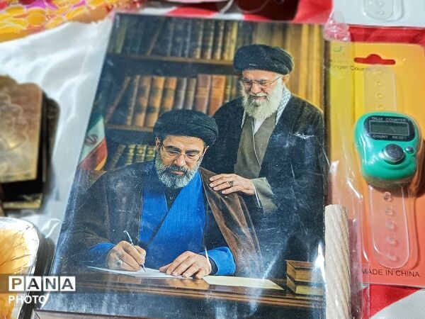 نوای طنین انداز حضور پرشور مردم در شب صد و بیست و هشتم