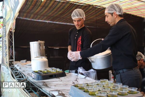 موکب‌های فاروج، میزبان زائران بدرقه رهبر شهید در مسیر مشهد