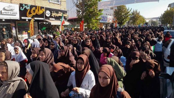 راهپیمایی ۱۳ آبان در منطقه رحیم‌آباد