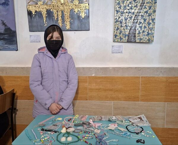 نمایشگاه دست سازه‌های دانش‌آموزی دبیرستان دخترانه ایران مهر اهر