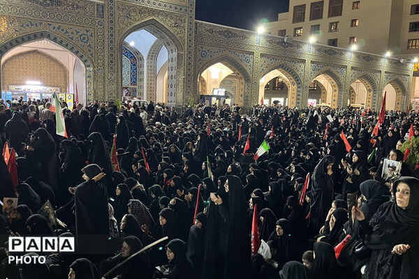 مشهد در سوگ؛ بدرقه باشکوه رهبر شهید انقلاب در جوار بارگاه رضوی