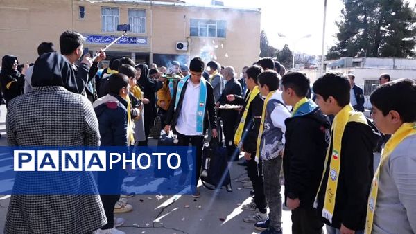 بدرقه دانش‌آموزان پسر عمره‌گذار کهگیلویه و بویراحمد 