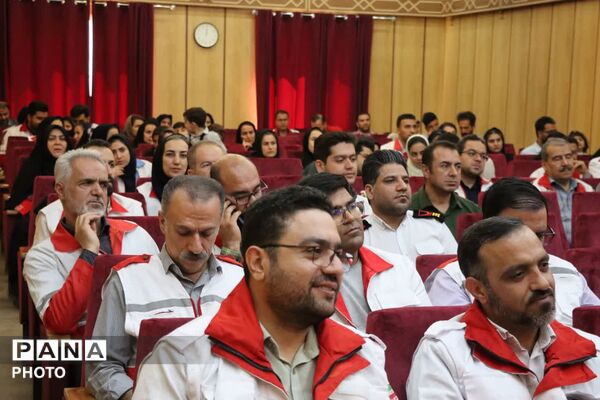 آیین تجلیل از کارکنان و خانواده‌های هلال‌احمر استان همدان همزمان با دهه امامت و ولایت