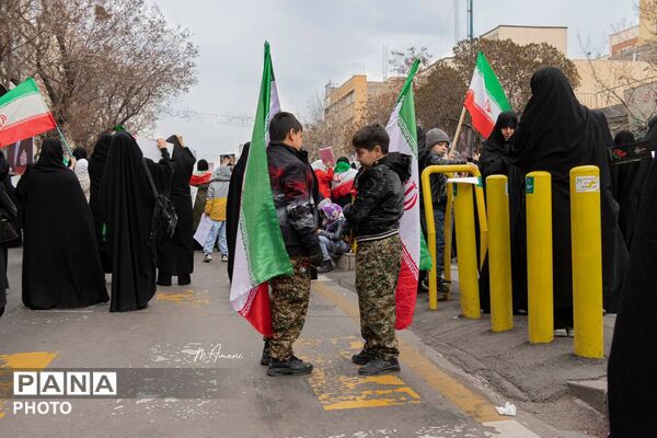 سربازان کوچک در اجتماع مردمی تبریز به خونخواهی از رهبر شهید