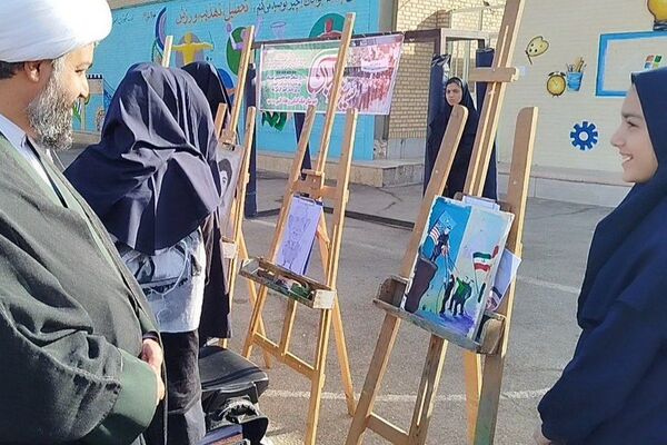 نواختن زنگ استکبارستیزی در دبیرستان ریحانه النبی باقرشهر 