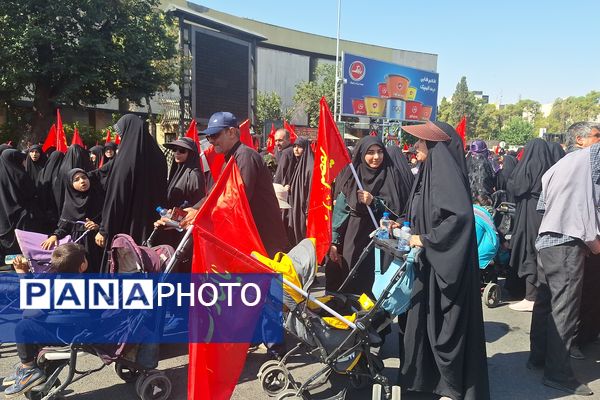 مراسم راهپیمایی جاماندگان اربعین حسینی در شیراز