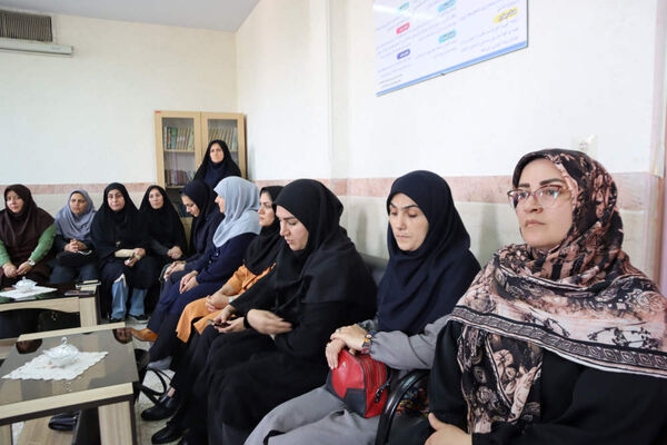 طرح سپاس معلم در مدارس شهرستان اسلامشهر با حضور مسئولین شهرستان