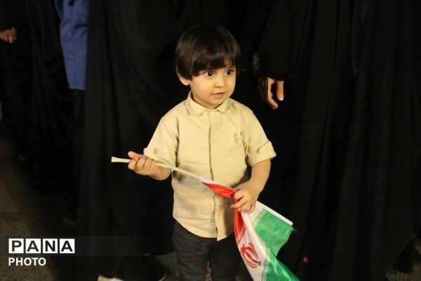 قهرمانان کوچک نبرد با تاریکی