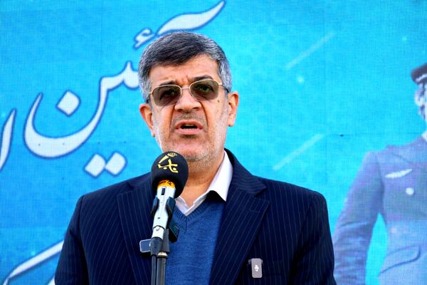 آیین نمادین نواختن «گلبانگ انقلاب اسلامی » در مدرسه احمد فتاحی ناحیه دو یزد