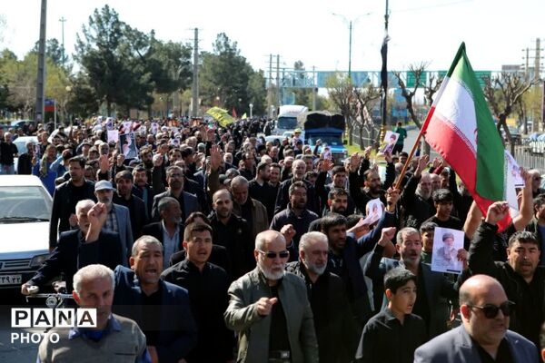 تجدید عهد با آرمان های رهبر شهید انقلاب در نماز جمعه فشافویه