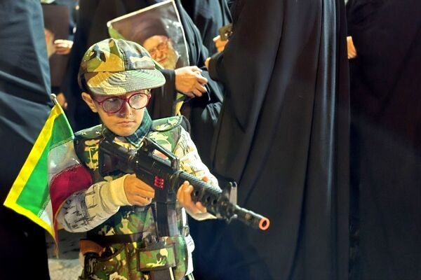 تصویرِ  وفاداری دهه نودی‌ها