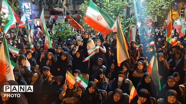 آیین وداع با پیکر دانش آموز شهید محمد حسین دهقان در قم