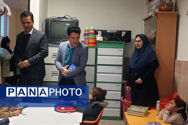 بازدید رئیس آموزش و پرورش شهرستان قدس از داوری آثار جشنواره فرهنگی هنری فردا و پرسش مهر