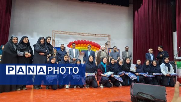 برگزاری جشن ستارگان دبیرستان دخترانه هیات امنایی نیایش