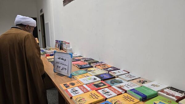 برگزاری نمایشگاه کتاب در کتابخانه ی شهید بهشتی آشخانه 