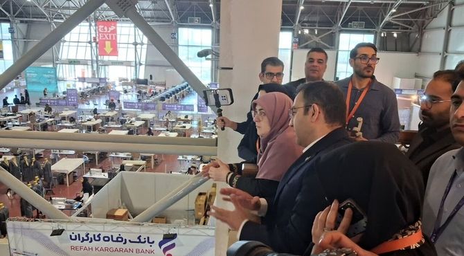 بازدید سخنگوی دولت از نمایشگاه مسابقات ملی مهارت در اصفهان