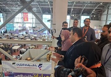 بازدید سخنگوی دولت از نمایشگاه مسابقات ملی مهارت در اصفهان
