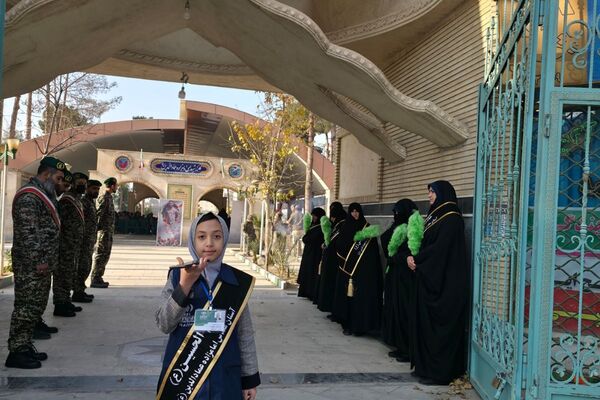 مراسم عزاداری حضرت ام‌البنین(س) همراه با تجلیل از خانواده‌های شهدا در رباط‌کریم