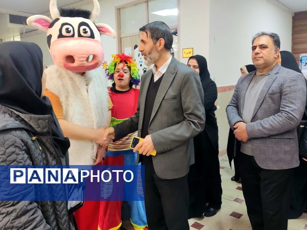 برگزاری اختتامیه جشنواره و نمایشگاه یلدایی کانون فرهنگی‌تربیتی روح‌الله در منطقه ۵