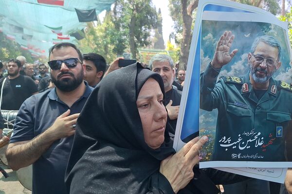 مراسم تشییع پیکر سردار شهید غلامحسین غیب پرور