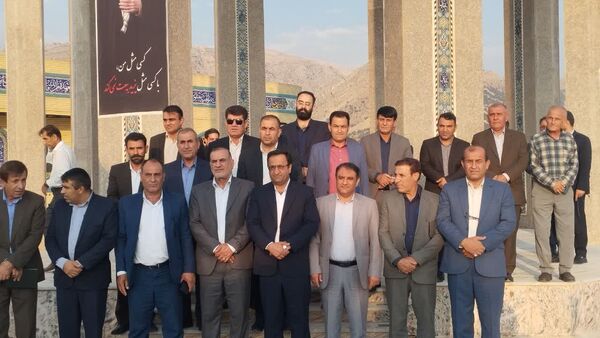 تجدید میثاق مشاور وزیر و مسئولان با آرمان‌های شهدا در یاسوج